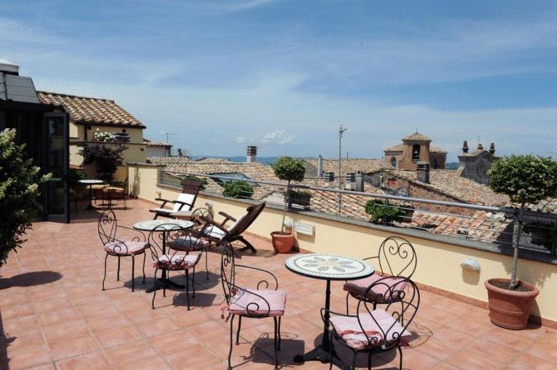 Hotel Urbano V Montefiascone Eksteriør billede
