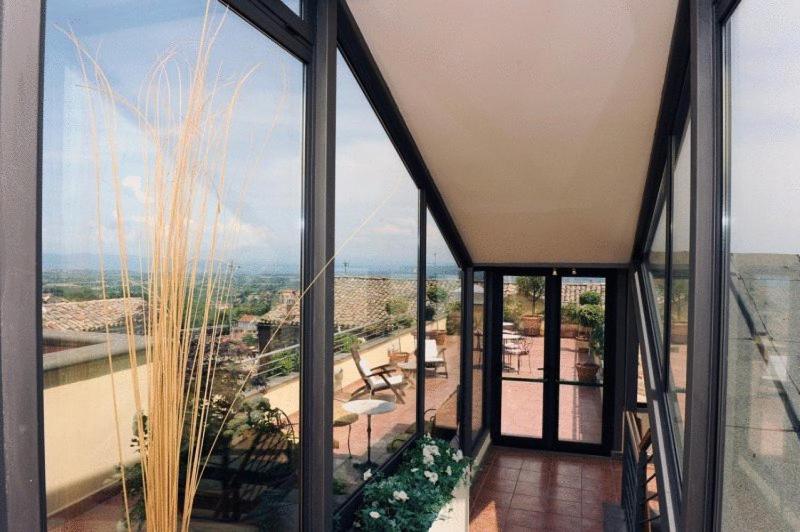 Hotel Urbano V Montefiascone Eksteriør billede