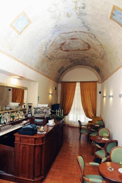 Hotel Urbano V Montefiascone Eksteriør billede