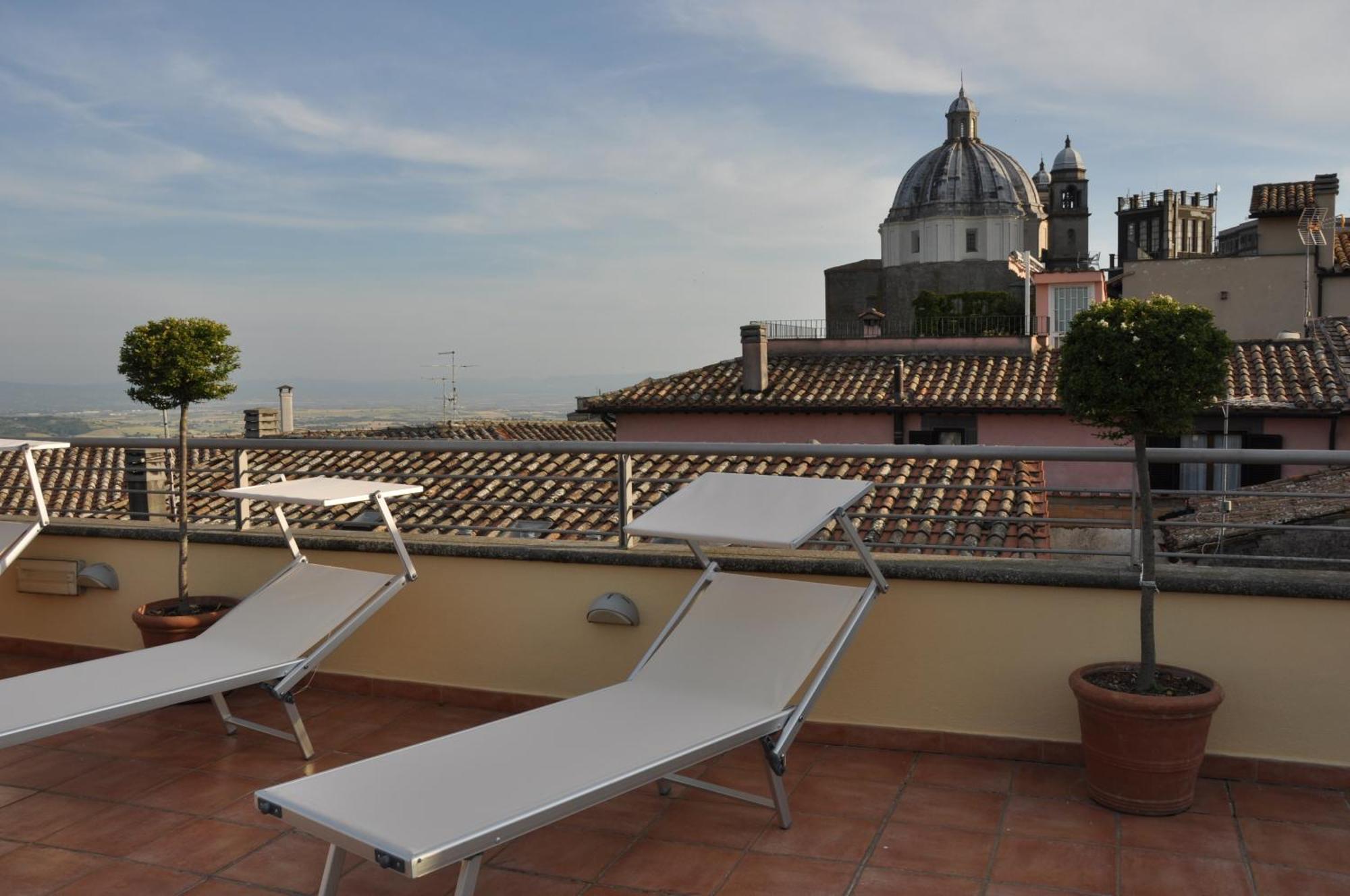 Hotel Urbano V Montefiascone Eksteriør billede