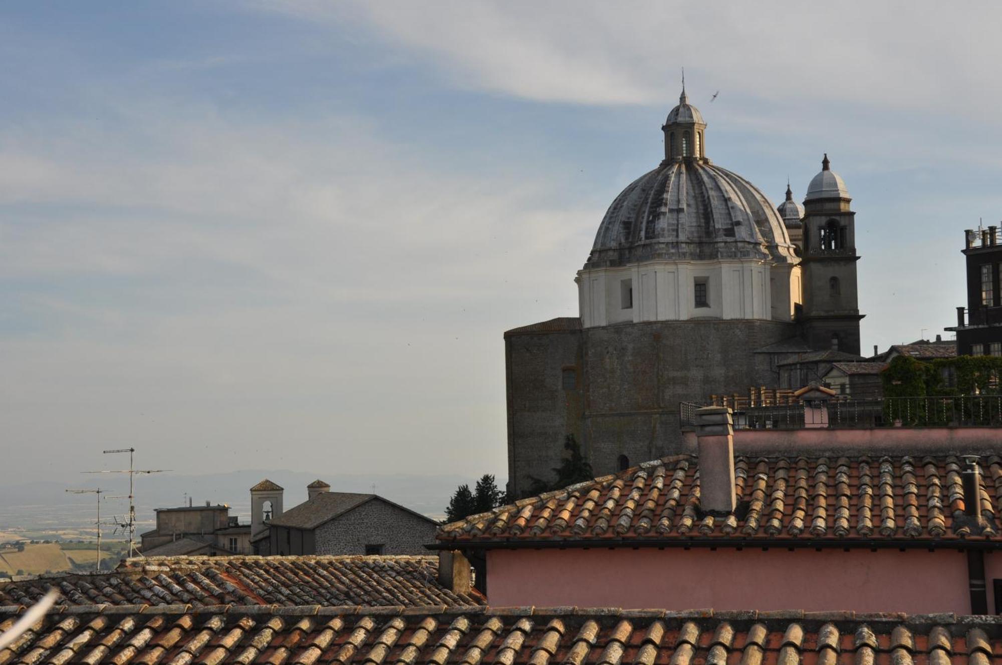 Hotel Urbano V Montefiascone Eksteriør billede