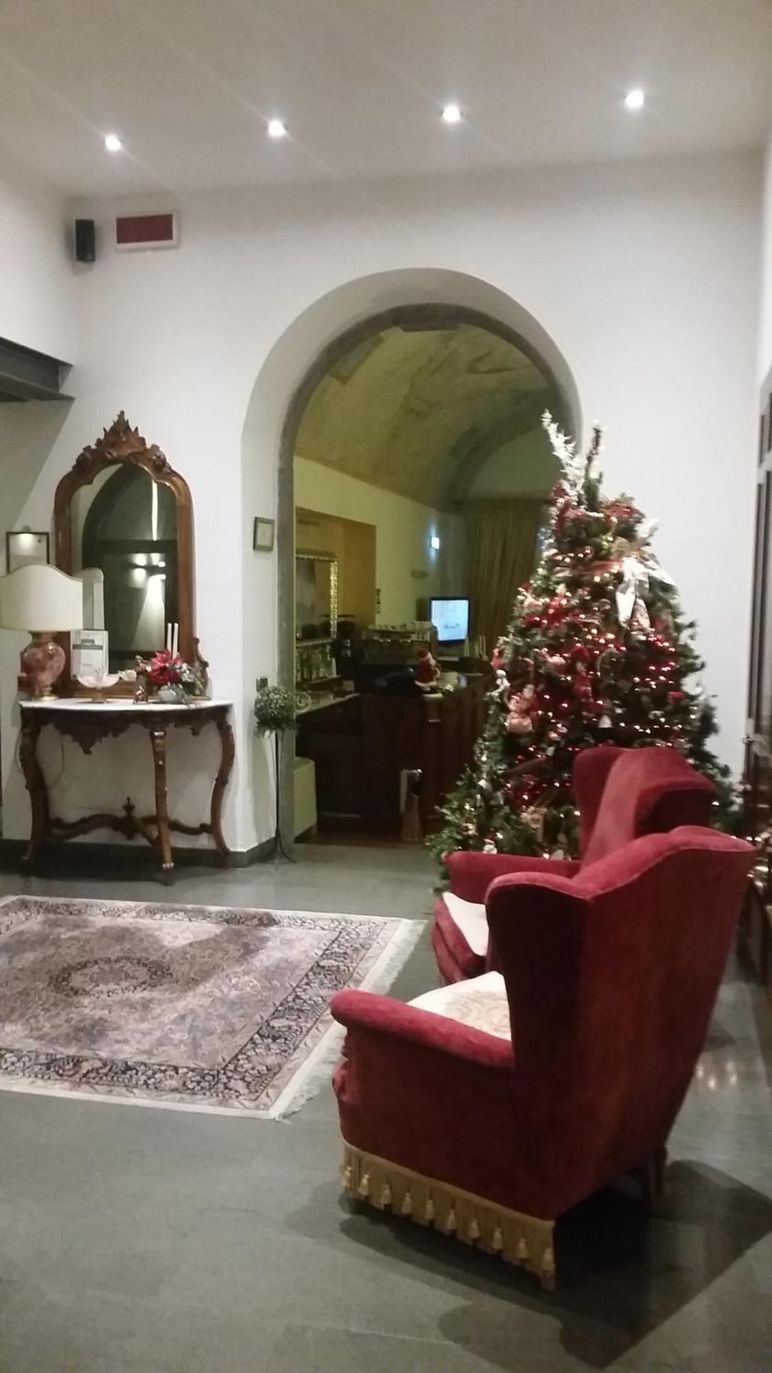 Hotel Urbano V Montefiascone Eksteriør billede