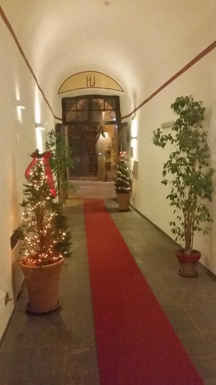 Hotel Urbano V Montefiascone Eksteriør billede