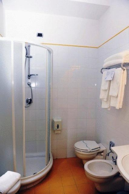 Hotel Urbano V Montefiascone Værelse billede