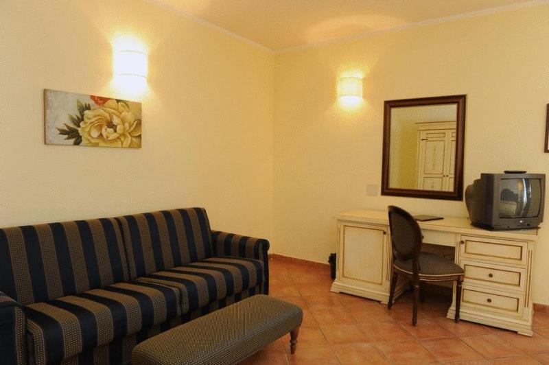 Hotel Urbano V Montefiascone Værelse billede